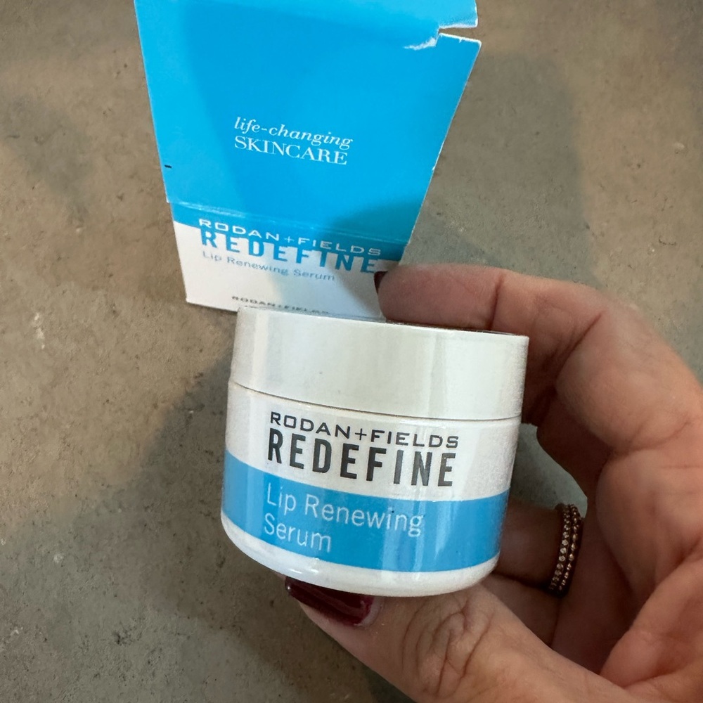 Rodan + Fields Redefine Lip Renewing Serum - Picture 3 of 3